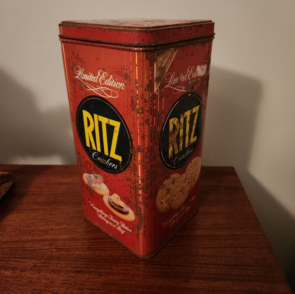Antique Ritz Cracker Tin - Picture 3 of 5
